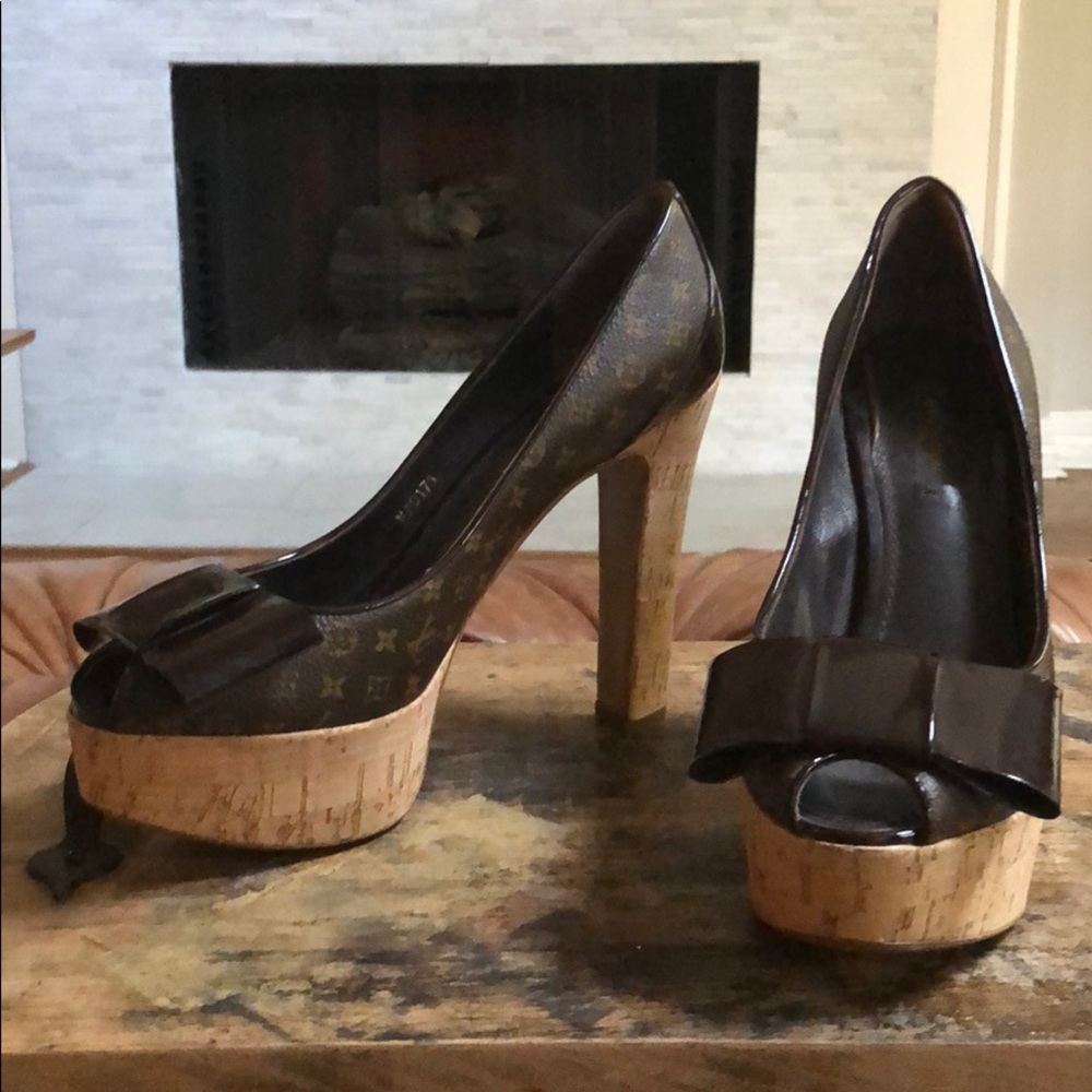 Loius Vuitton Cork Heels size 38